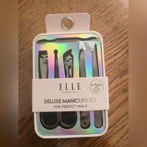 Elle Essentials Manicure Set with Metallic Finish